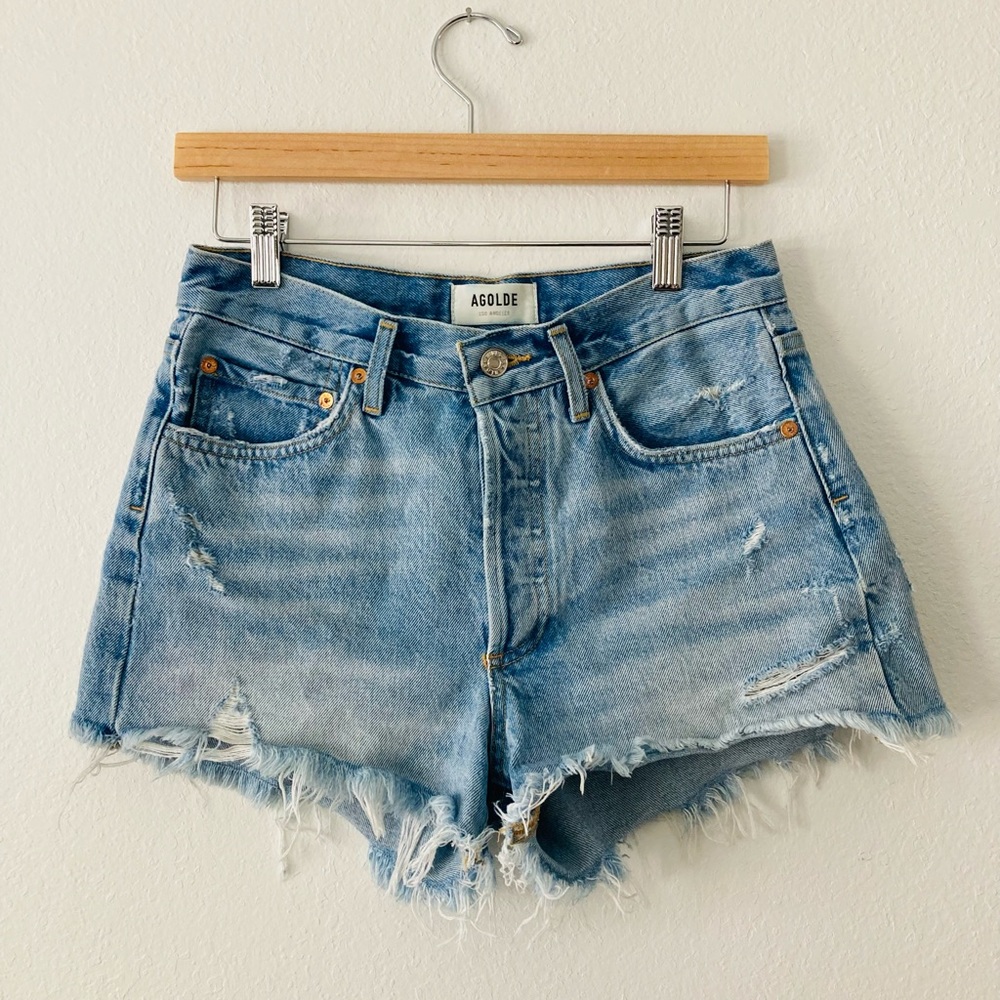 Agolde Parker distressed jean short! NWOT. Amazing fit. Size 25!